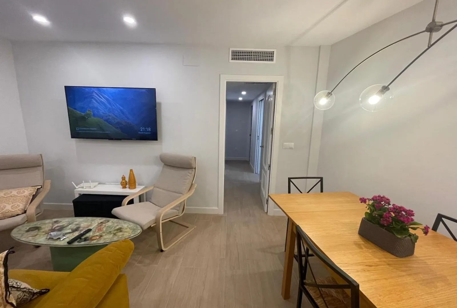 La Casa De Lineros contacts